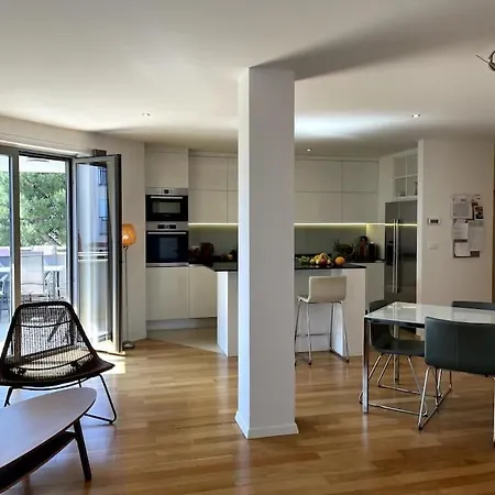Modern With 2 Balconies Apartment Pula