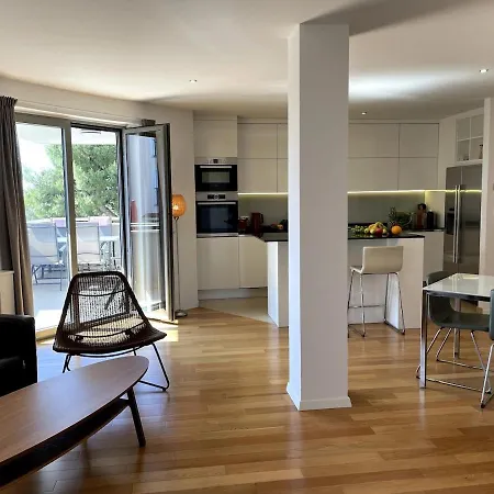 Modern With 2 Balconies Apartment Pula