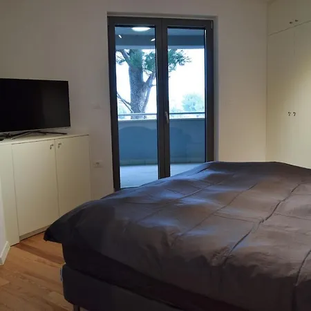 Apartment Modern With 2 Balconies Pula